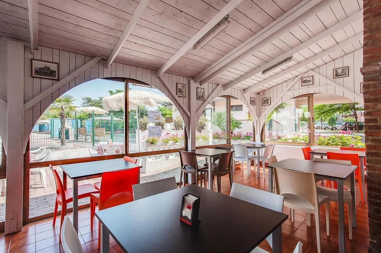 Residence Costa Paradiso, ليدو أدريانو 0*,  إيطاليا